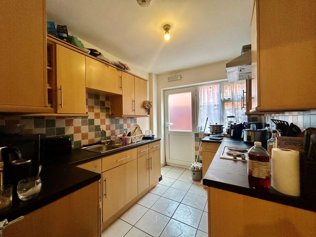 Property photo 2 of 19 Ox 17 Kitchen
