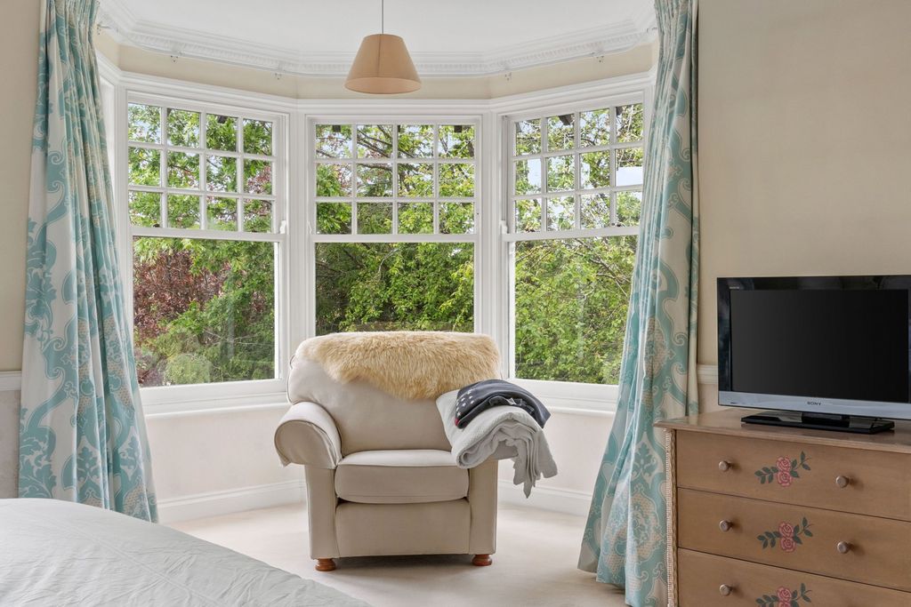 Additional image 41 of 6 bed detached house for saleGreenway, Hutton Mount, Brentwood CM13