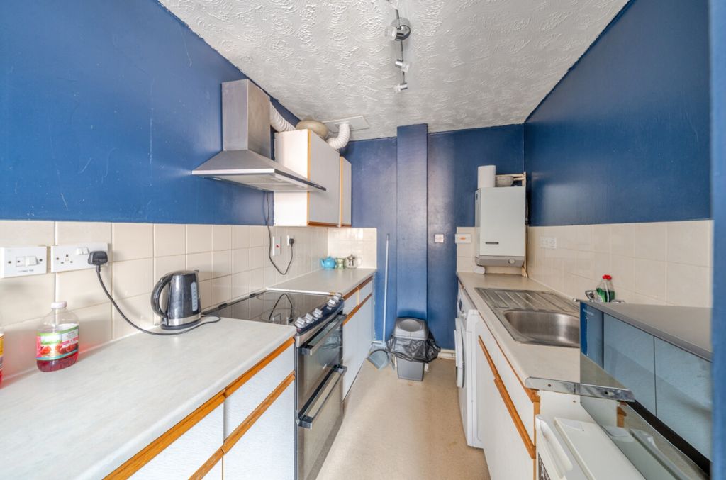 Property photo 3 of 9 1295477-1-682B20B23B011-Arw