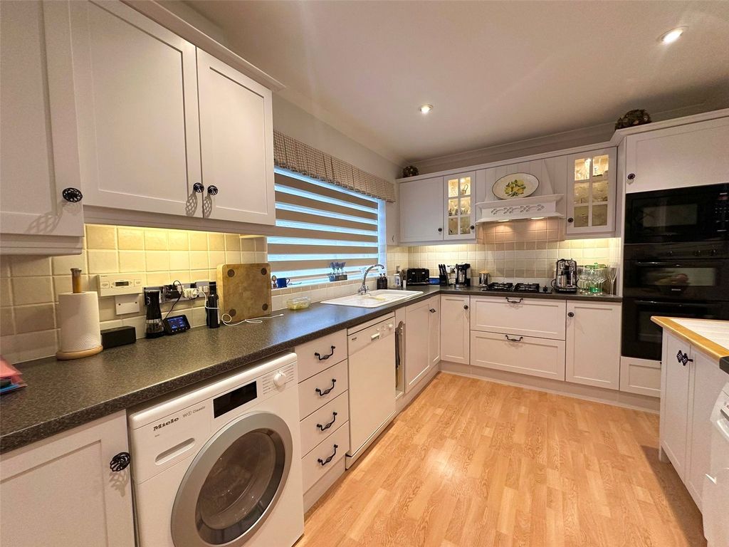 Property photo 2 of 24 Picture No. 18