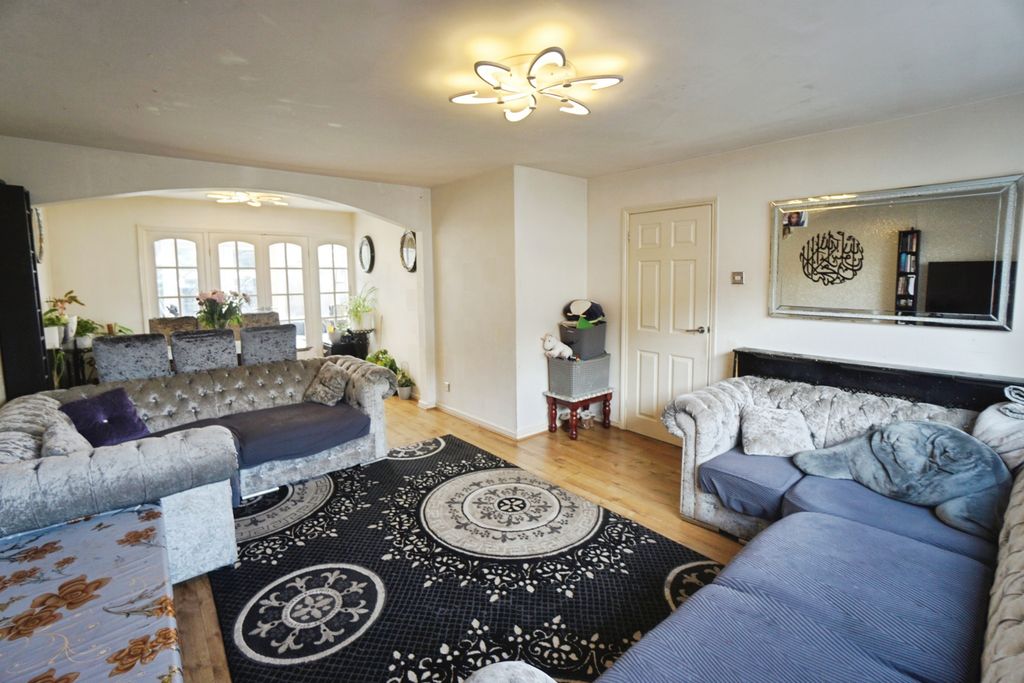 Property photo 2 of 20 Living/Dining Room