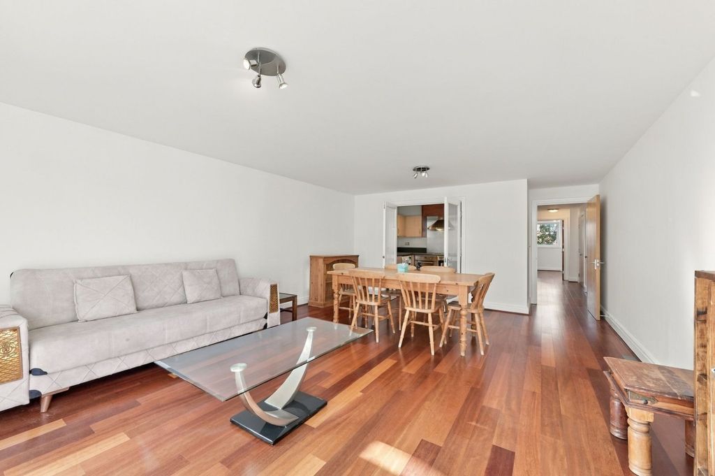 Property photo 1 of 17 Picture No. 01