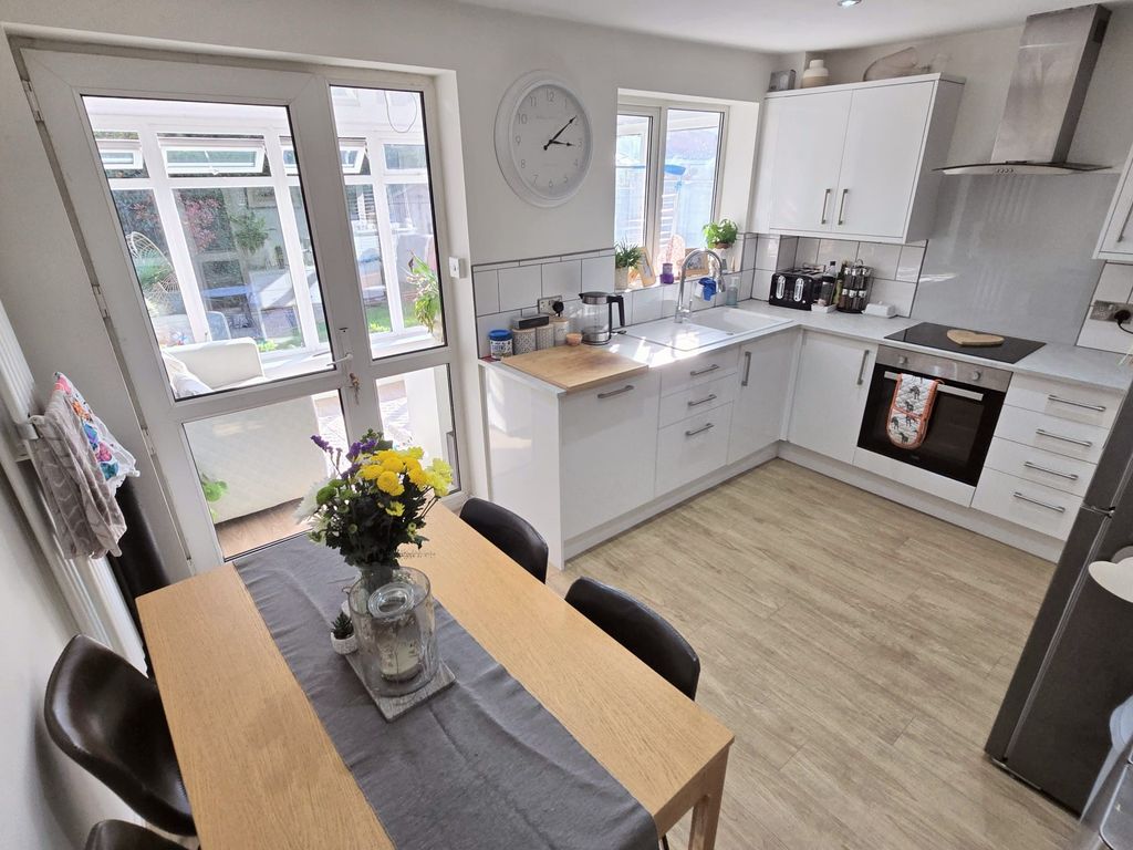 Property photo 3 of 14 Kitchen Diner A