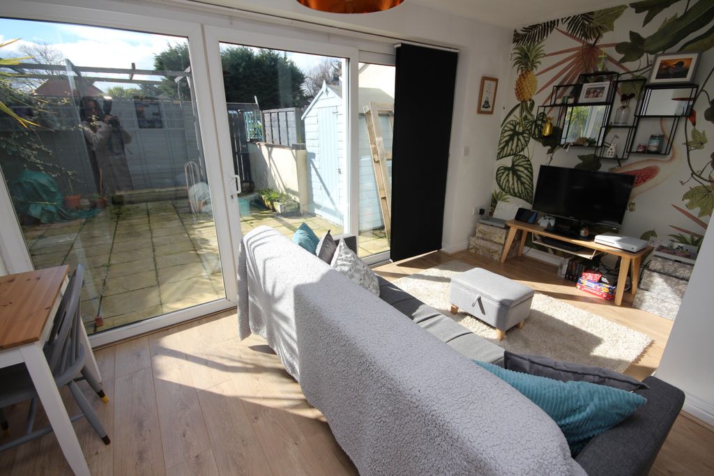 Property photo 2 of 8 Img_6096