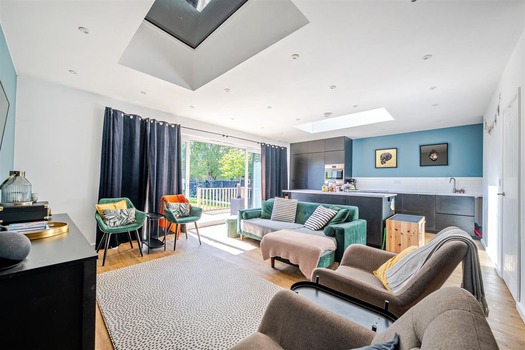 Property photo 2 of 22 Swalecliffe Road, Tankerton, Whitstable