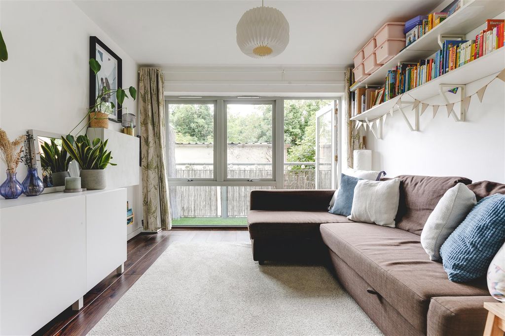 Property photo 1 of 18 Maple Court-5.Jpg