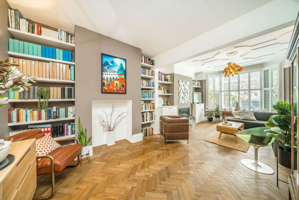 Property photo 3 of 10