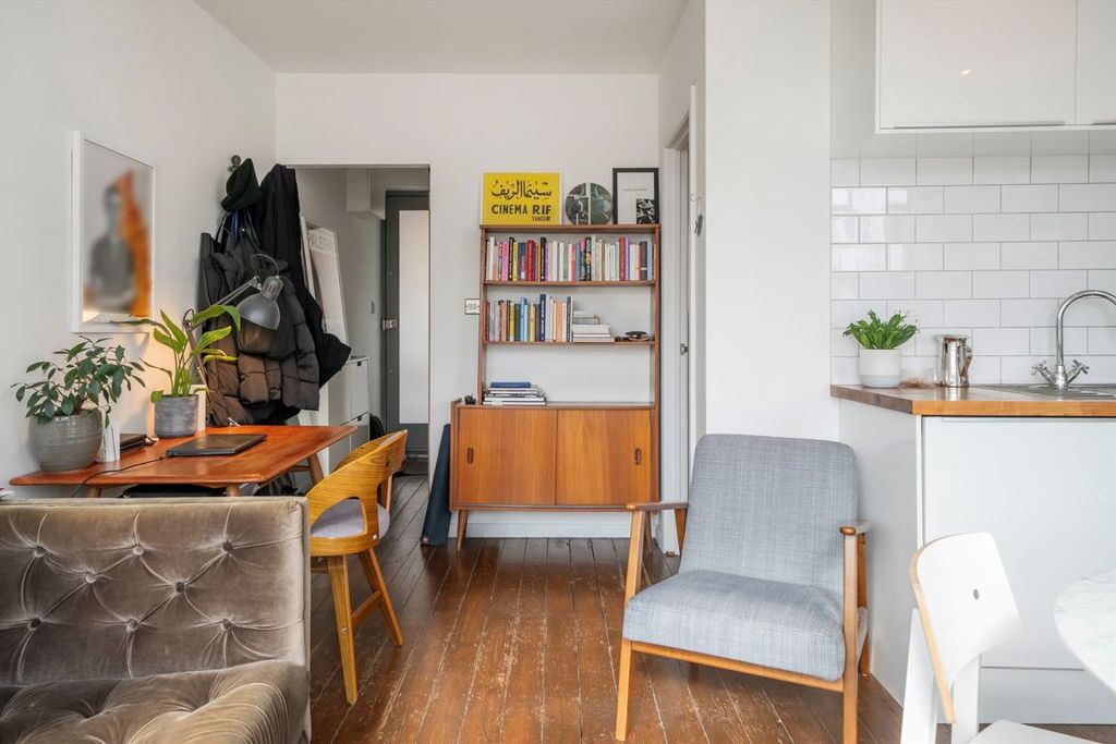 Property photo 3 of 8