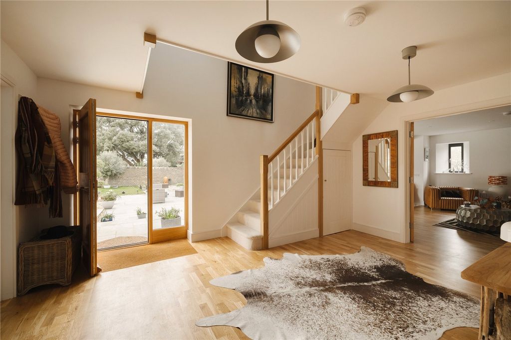 Property photo 2 of 16 Picture No. 10