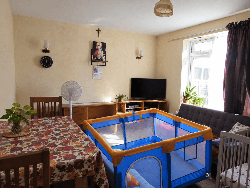 Property photo 3 of 11 1