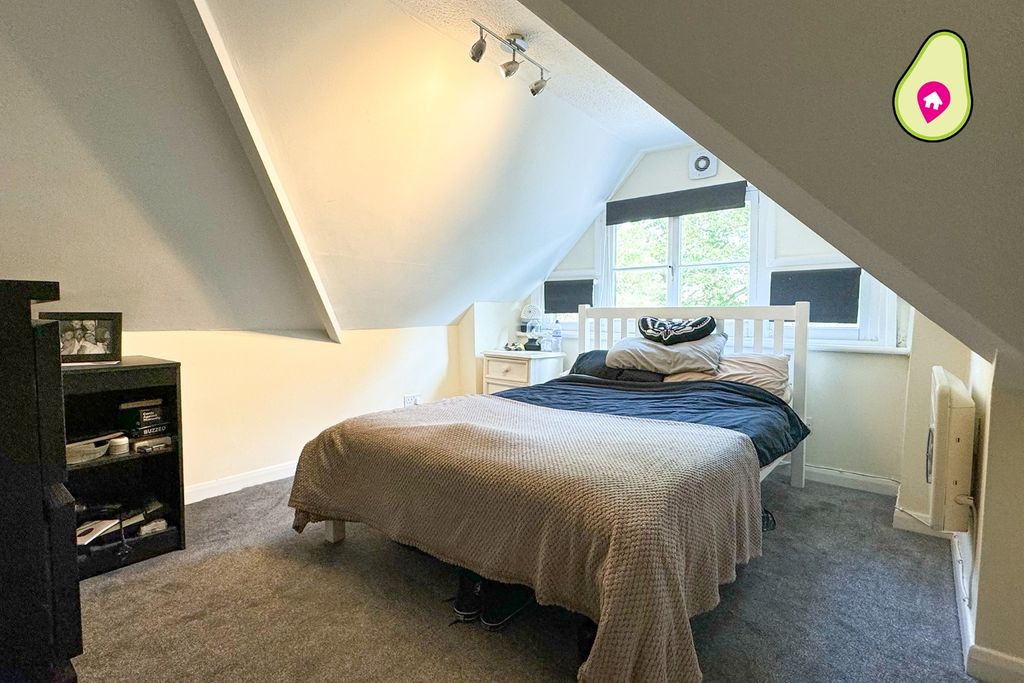 Property photo 2 of 8 3494015