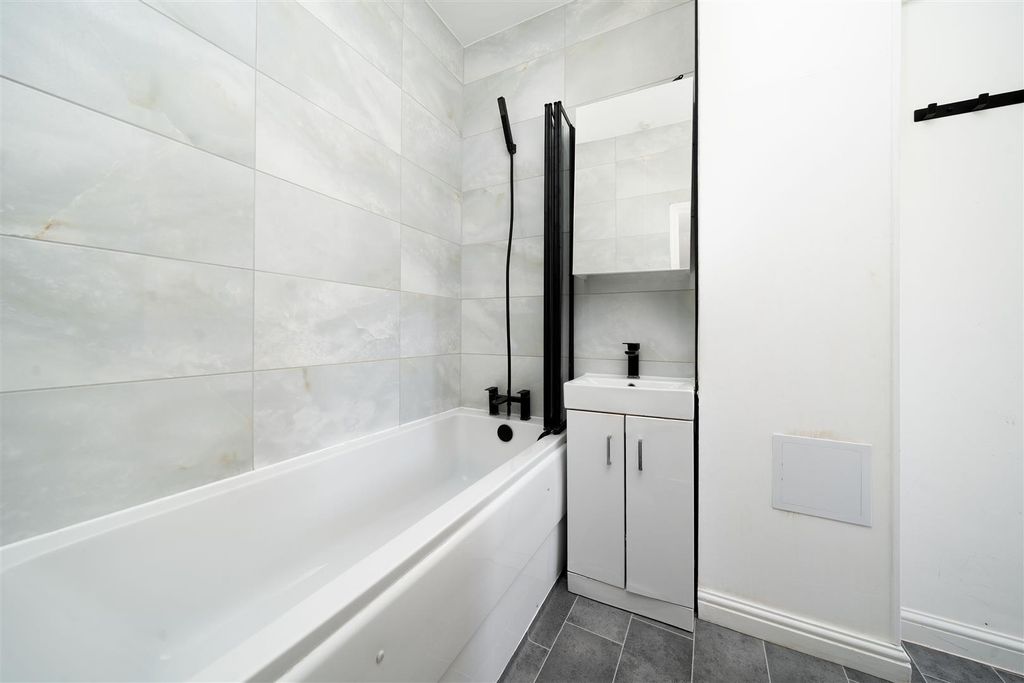 Property photo 2 of 6 P09.Jpg