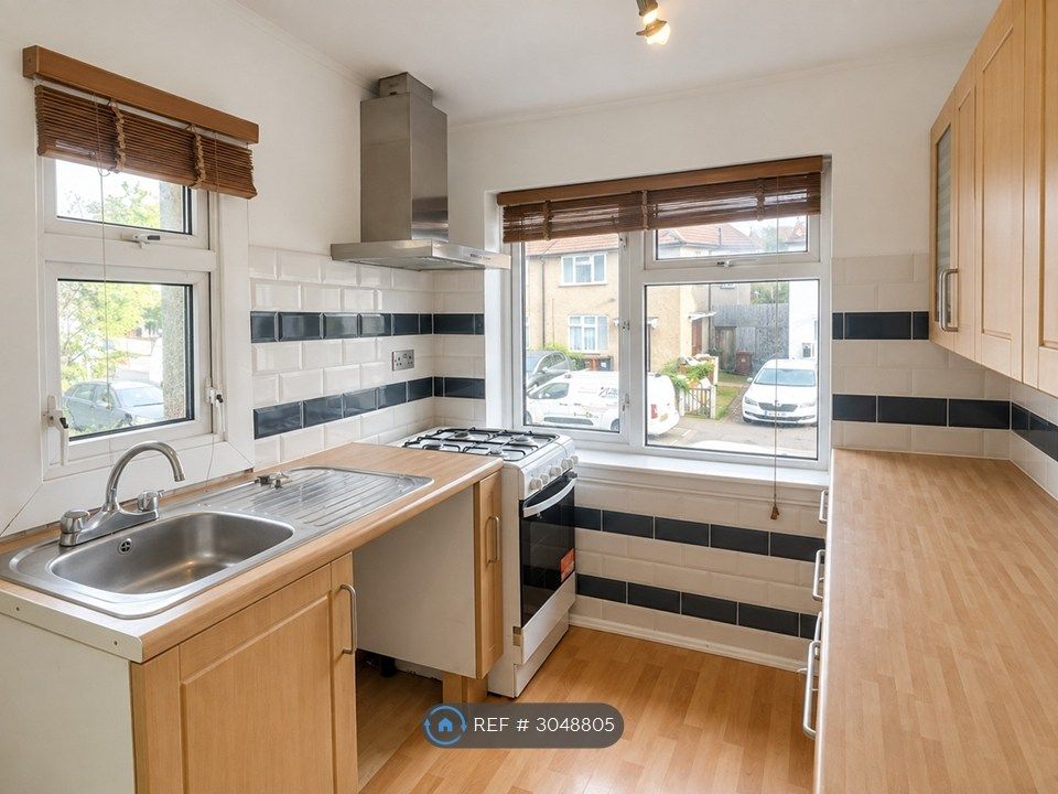 Property photo 2 of 5 Kitchen