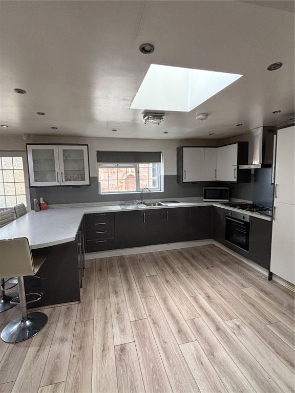 Property photo 2 of 18 Kitchen