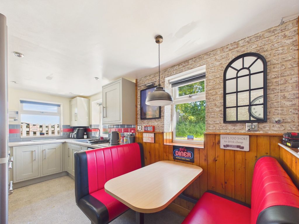 Property photo 3 of 21 5202925