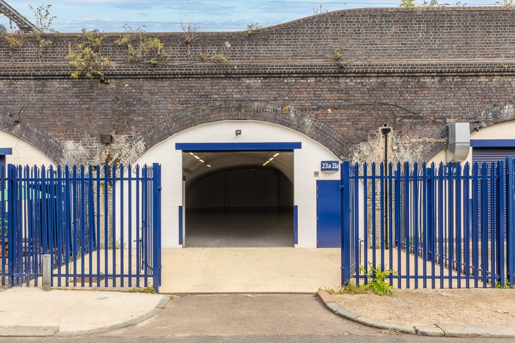 Property photo 1 of 5 The Front Of An Arch.