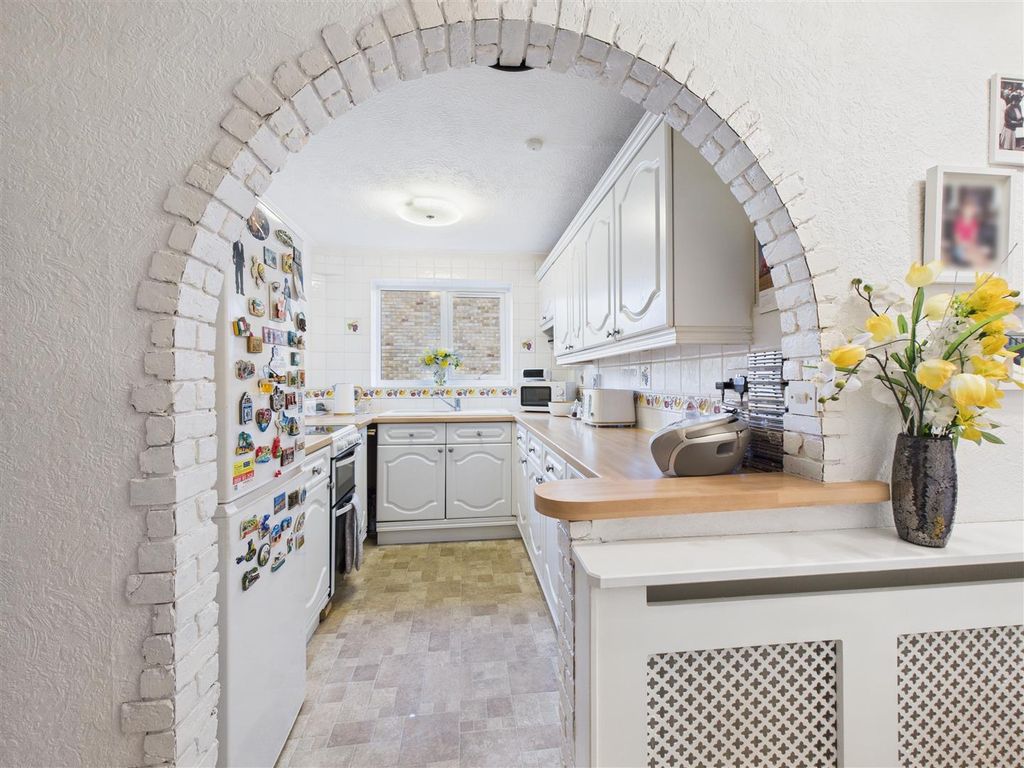 Property photo 2 of 14