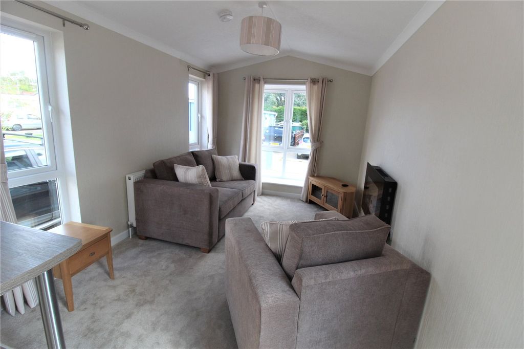 Property photo 2 of 11 Picture No. 04