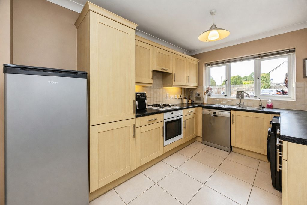 Property photo 2 of 23