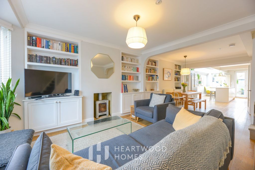 Property photo 2 of 17