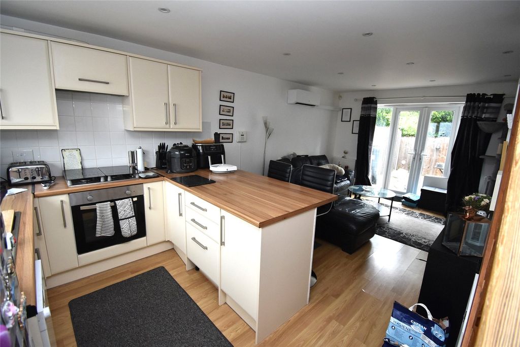 Property photo 3 of 7 Picture No. 04