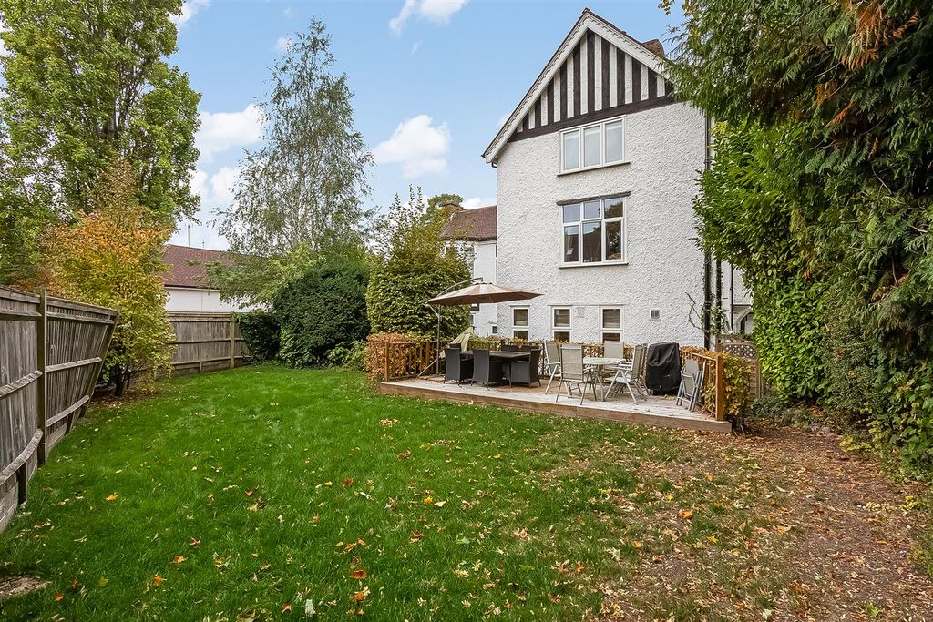 Property photo 2 of 13 Communal Garden