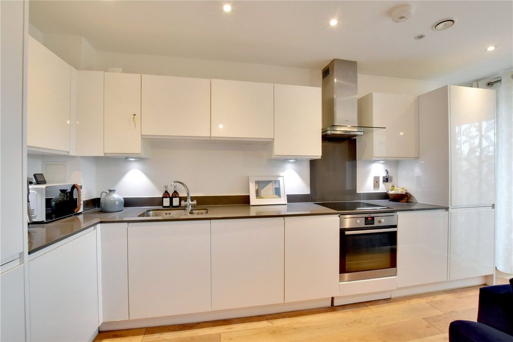 Property photo 2 of 20 Picture No. 25