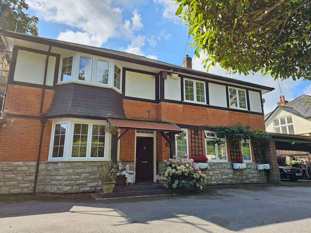 Property photo 1 of 17