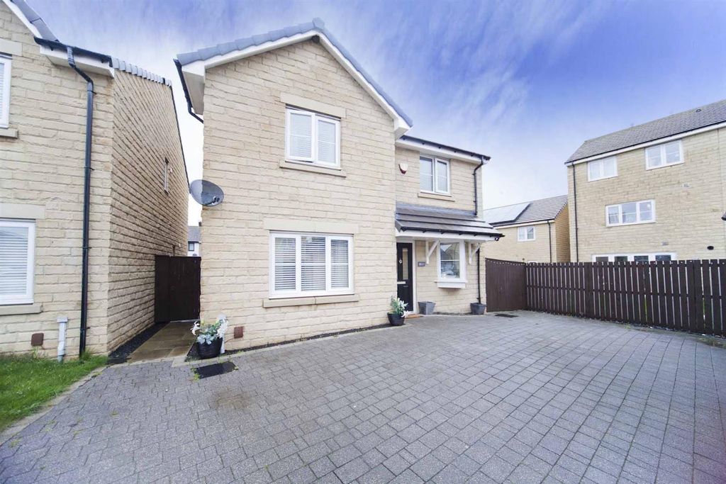 Property photo 2 of 26