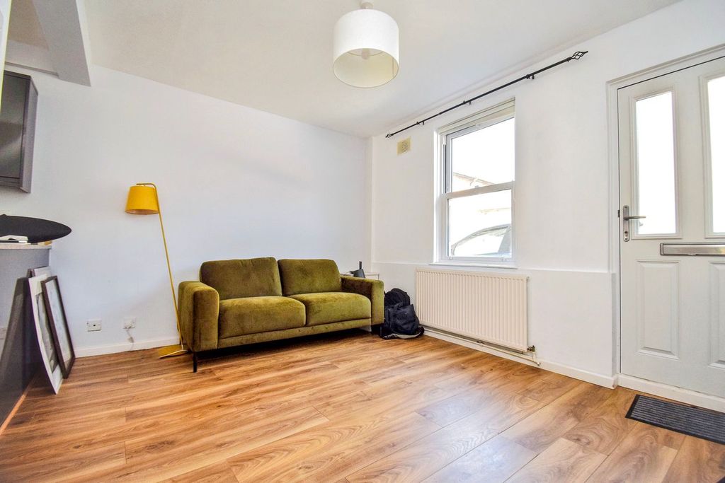 Property photo 3 of 18
