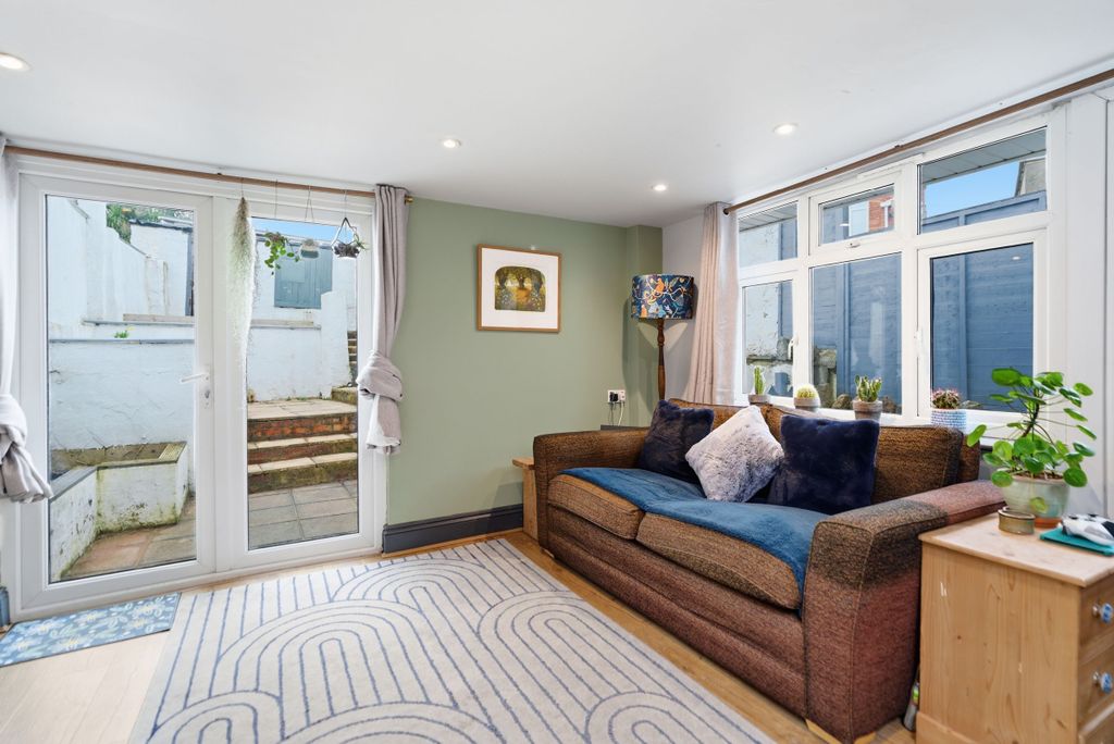 Property photo 3 of 19