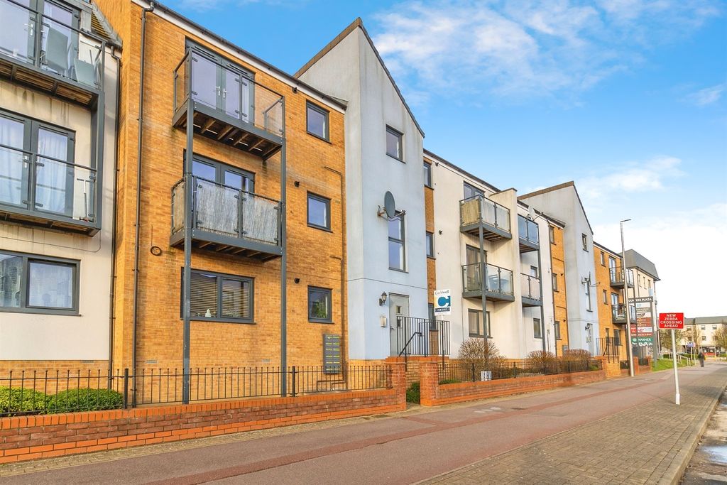 Property photo 1 of 12