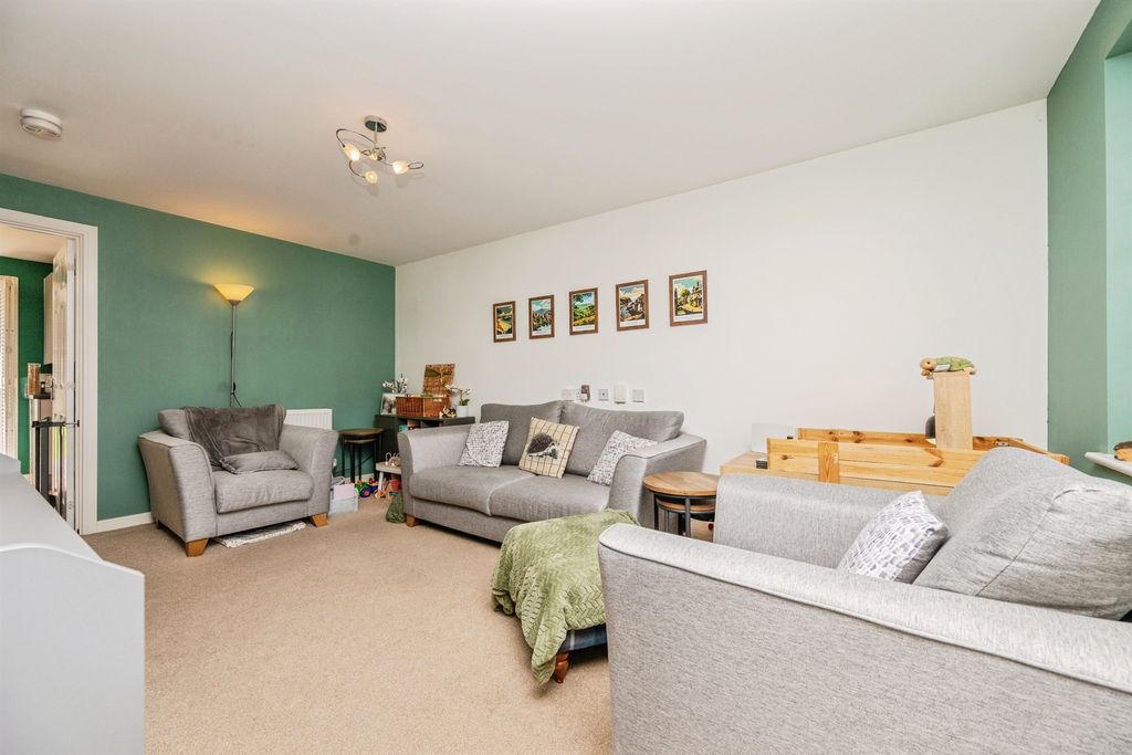 Property photo 3 of 14