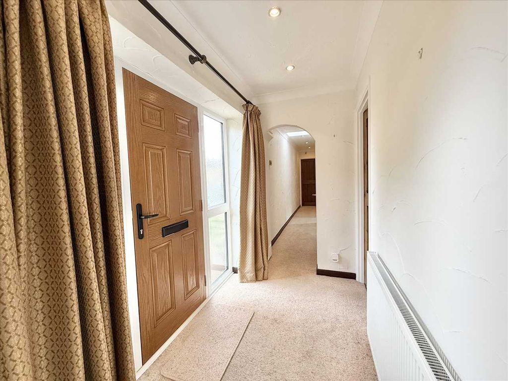 Property photo 3 of 29 Entrance Hallway
