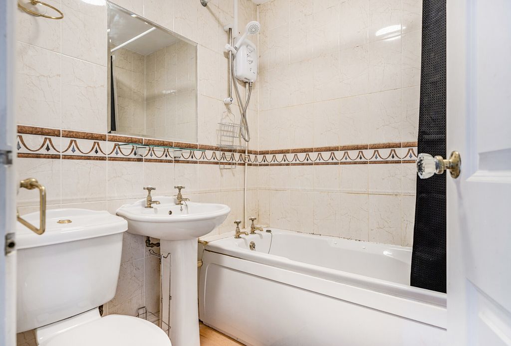 Property photo 2 of 18 1349791-17-68Bebc...
