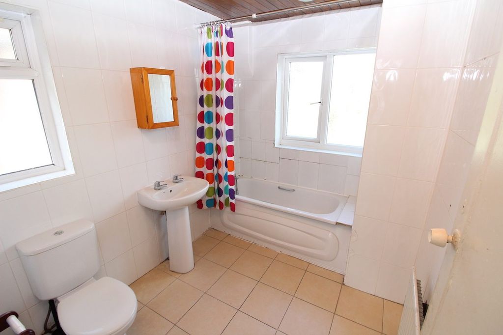 Property photo 3 of 9 Gallery