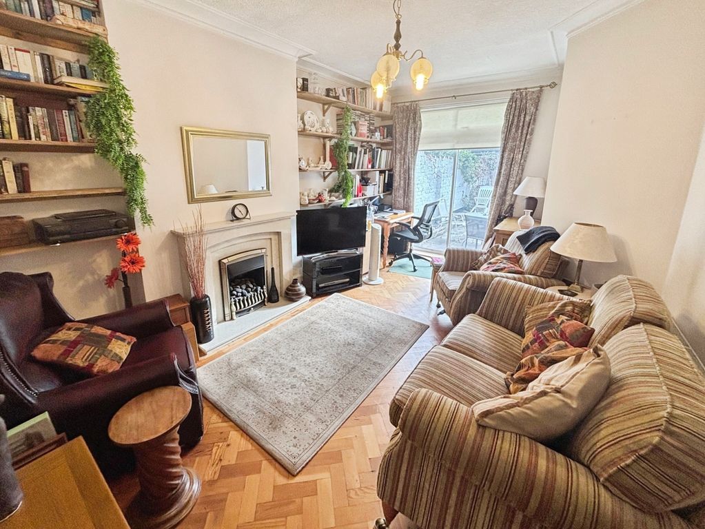 Property photo 3 of 12 Pbox-Img.Jpg
