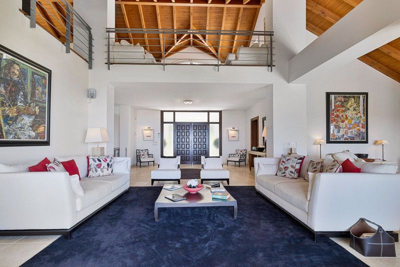 Property photo 2 of 24