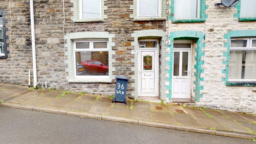Property photo 3 of 32