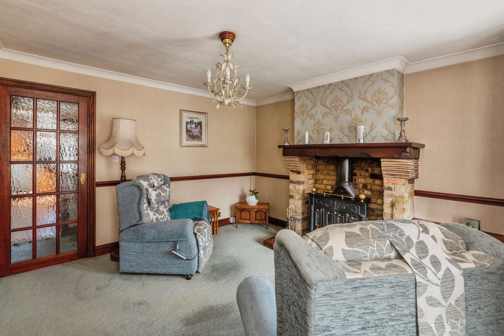 Property photo 3 of 18