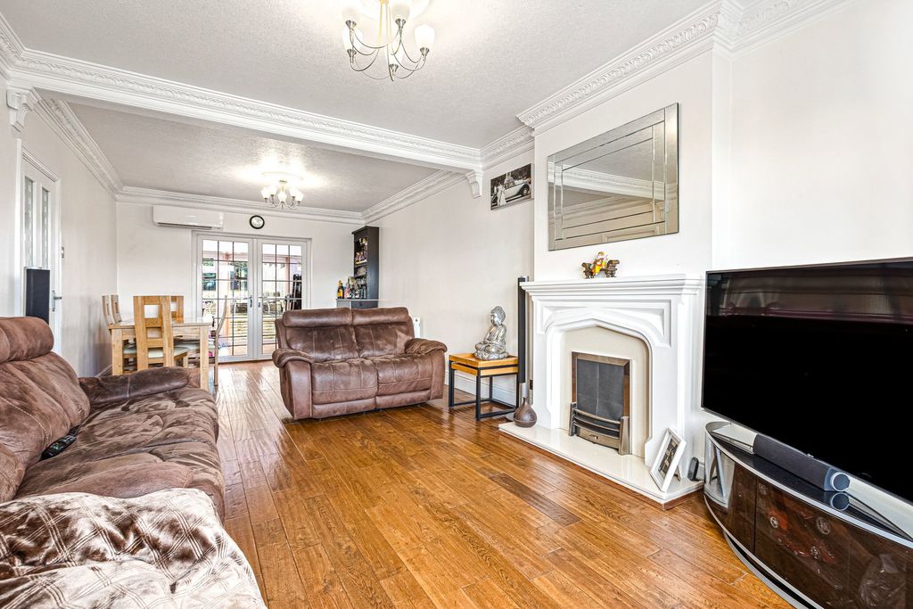 Property photo 2 of 24