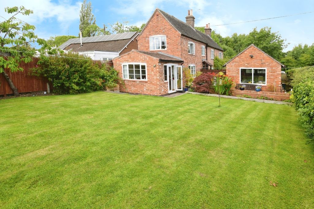 Property photo 1 of 38 Rear Garden