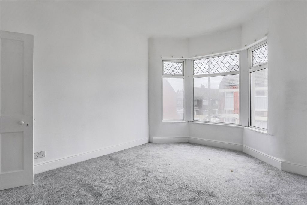 Property photo 3 of 19 Picture No. 14