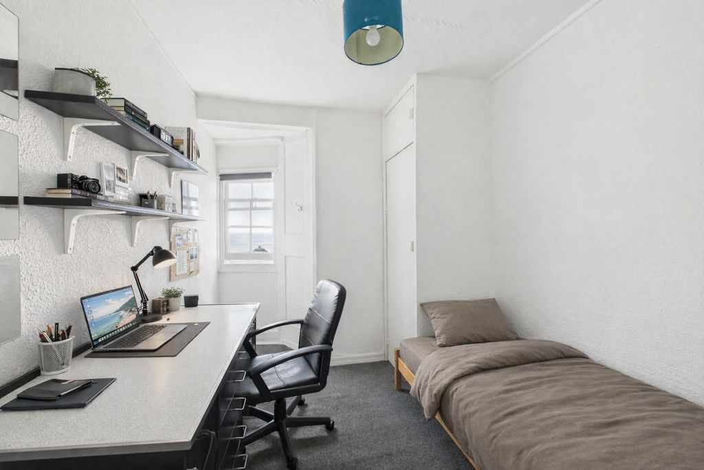 Property photo 2 of 7 Photo 8