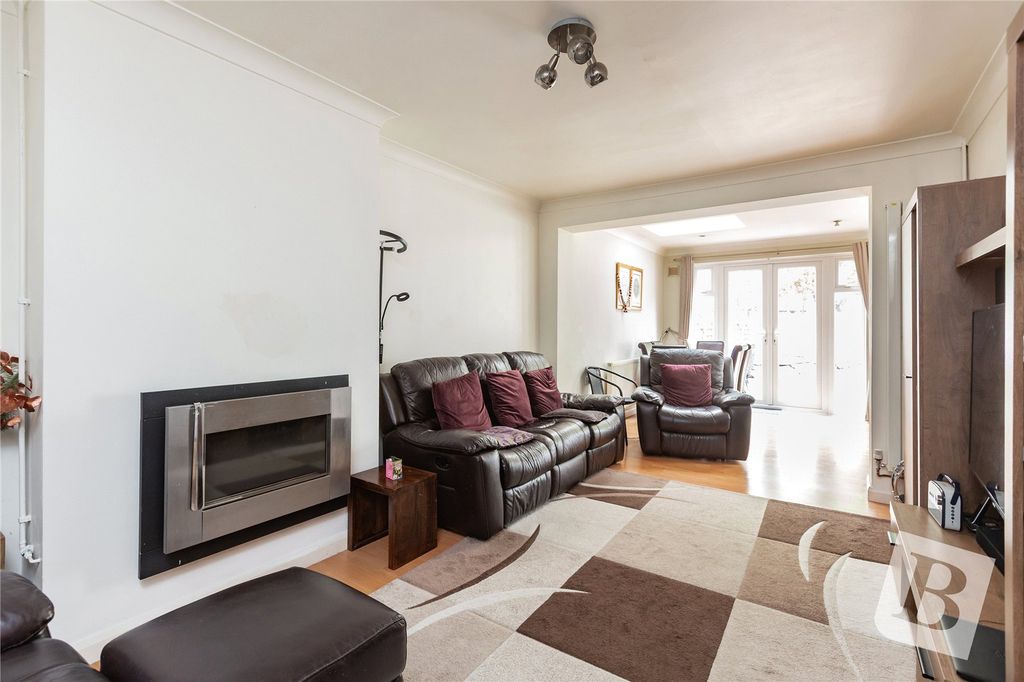 Property photo 1 of 13 Living Room