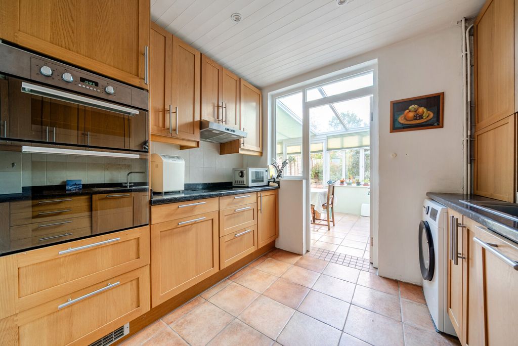 Property photo 2 of 12 1535354-3-6Ad2367...