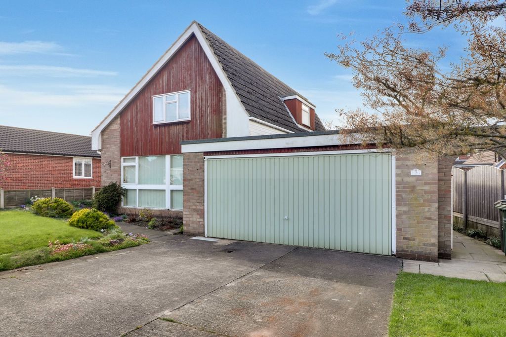 Property photo 1 of 41 Very Large Double Garage