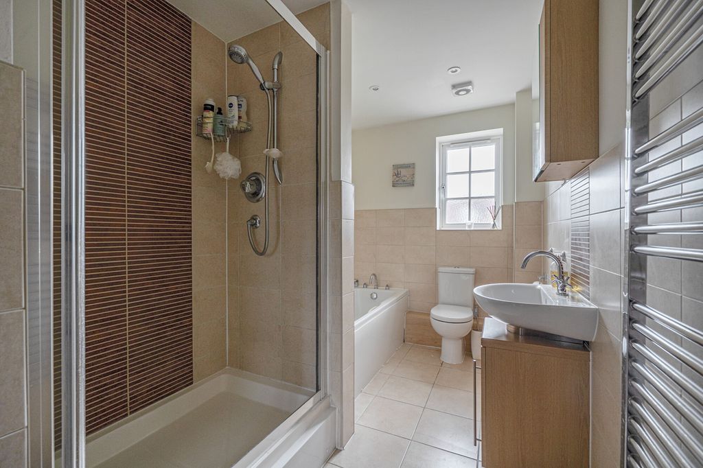 Additional image 10 of 3 bed flat for saleEnborne Gate, Newbury RG14