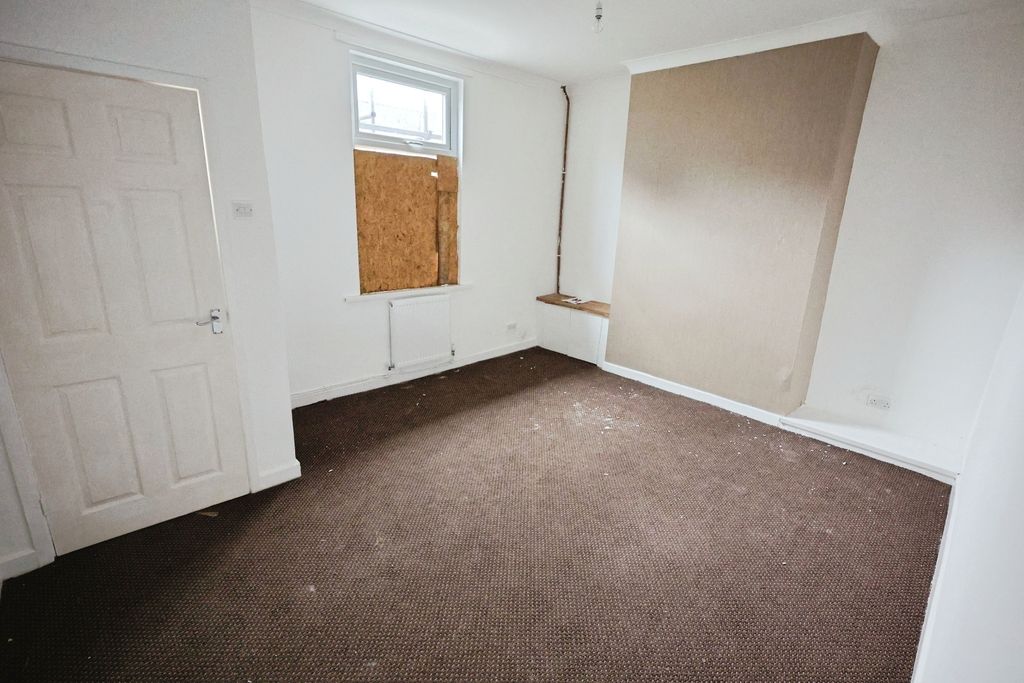 Property photo 2 of 6 Pbox-Img.Jpg