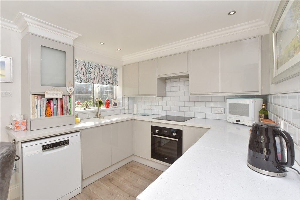 Property photo 3 of 16 Kitchen